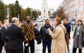 В рамках конференції “Crimea Global. Understanding Ukraine through the South” учасники долучились до екскурсії визначними історичними місцями центру Києва.