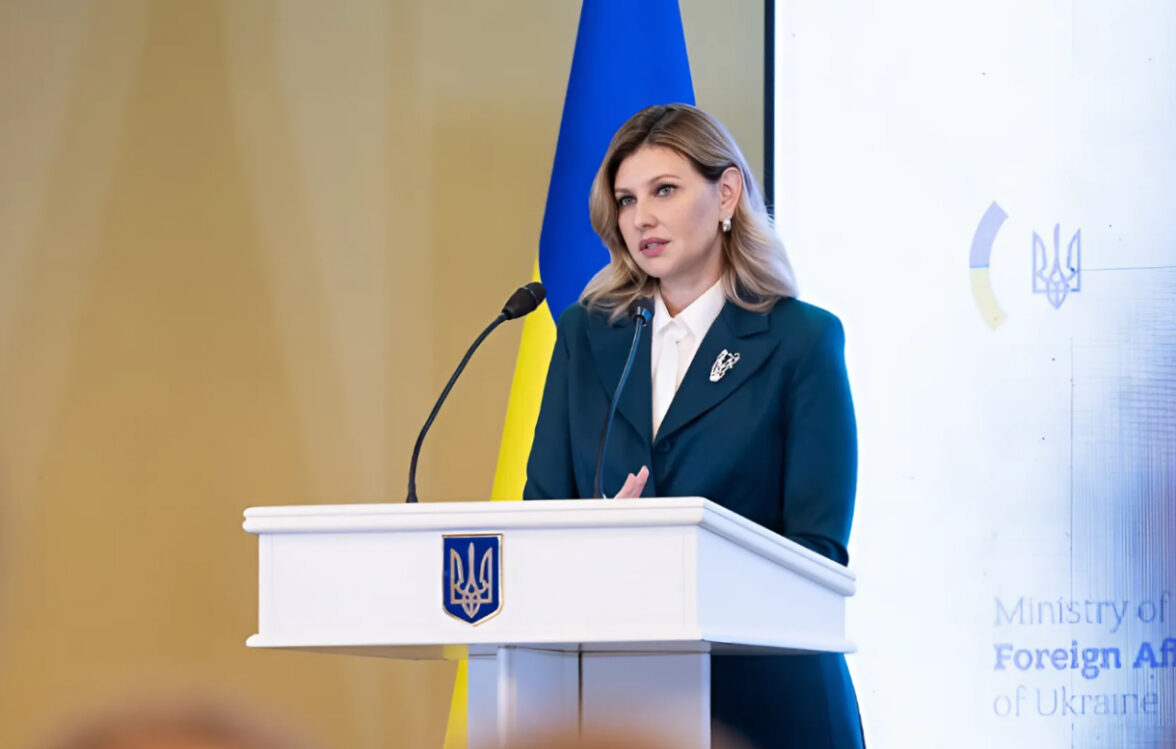 На нараді з керівниками дипломатичних установ України перша леді України назвала кримськотатарські студії невід’ємною частиною українських студій