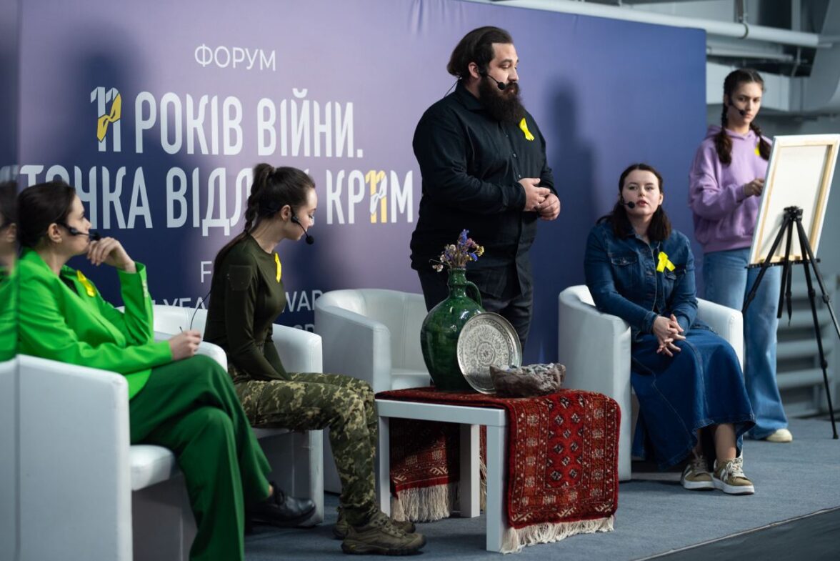 Під час Форуму “11 років війни. Точка відліку” актори театру “Вавилон” представили виставу про спротив у Криму