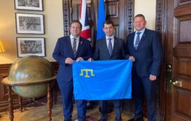 Stephen Doughty Shared Photo with Crimean Tatar Flag in Solidarity with Ukraine