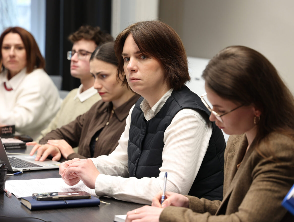 Mission Holds Meeting with Polish Journalists and Cultural Figures