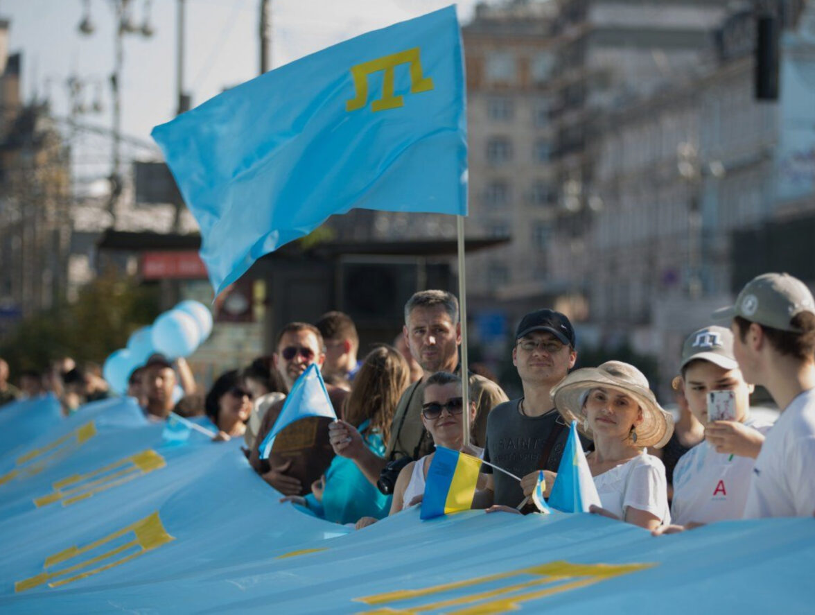 День кримськотатарського прапора: пам’ять, що майорить крізь роки